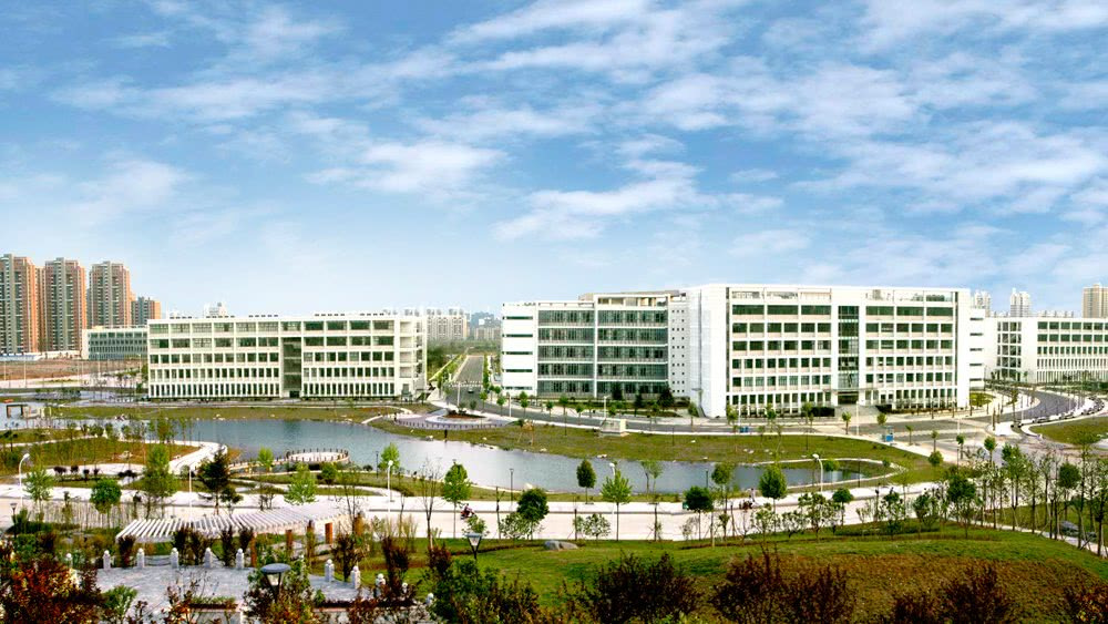 華為最心儀的4所大學 學生沒畢業就簽合同薪資高福利好