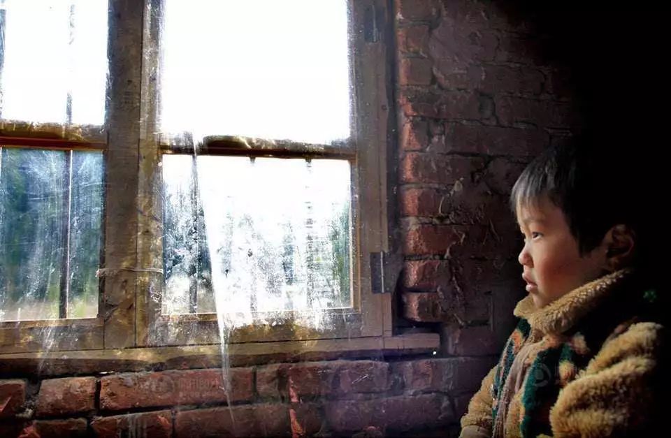 讓農村留守兒童在關愛的陽光下健康快樂成長