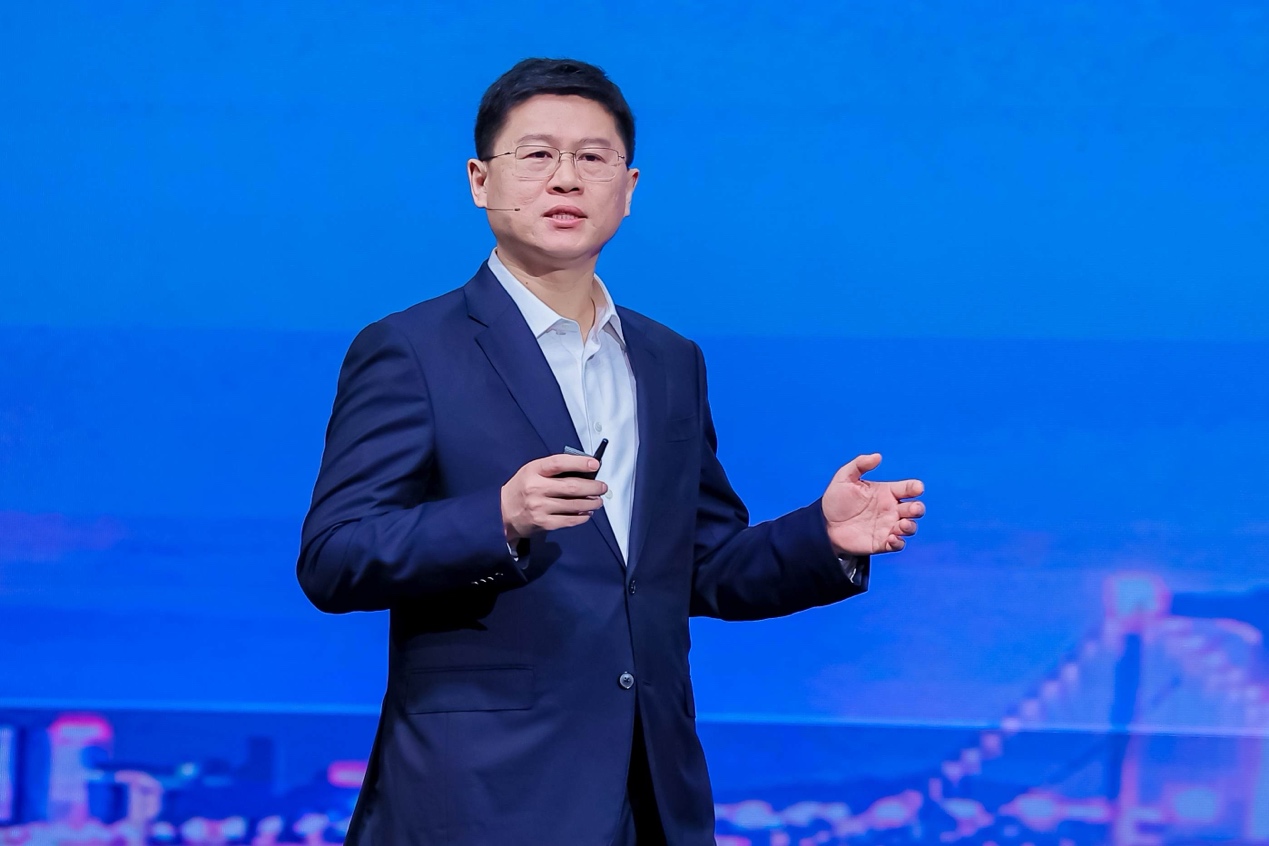 華為高級副總裁、ICT銷售與服務總裁 李鵬