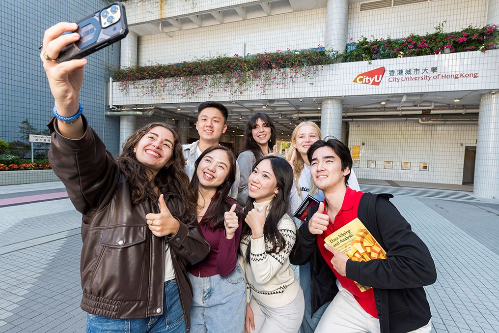 圖1_港城大在最新發布的QS 2026亞洲大學排名中，在1.526所入圍大學中蟬聯全港第三，同時由去年的亞洲第十位攀升至第七位，持續穩居全亞洲前1%高校行列。.jpg